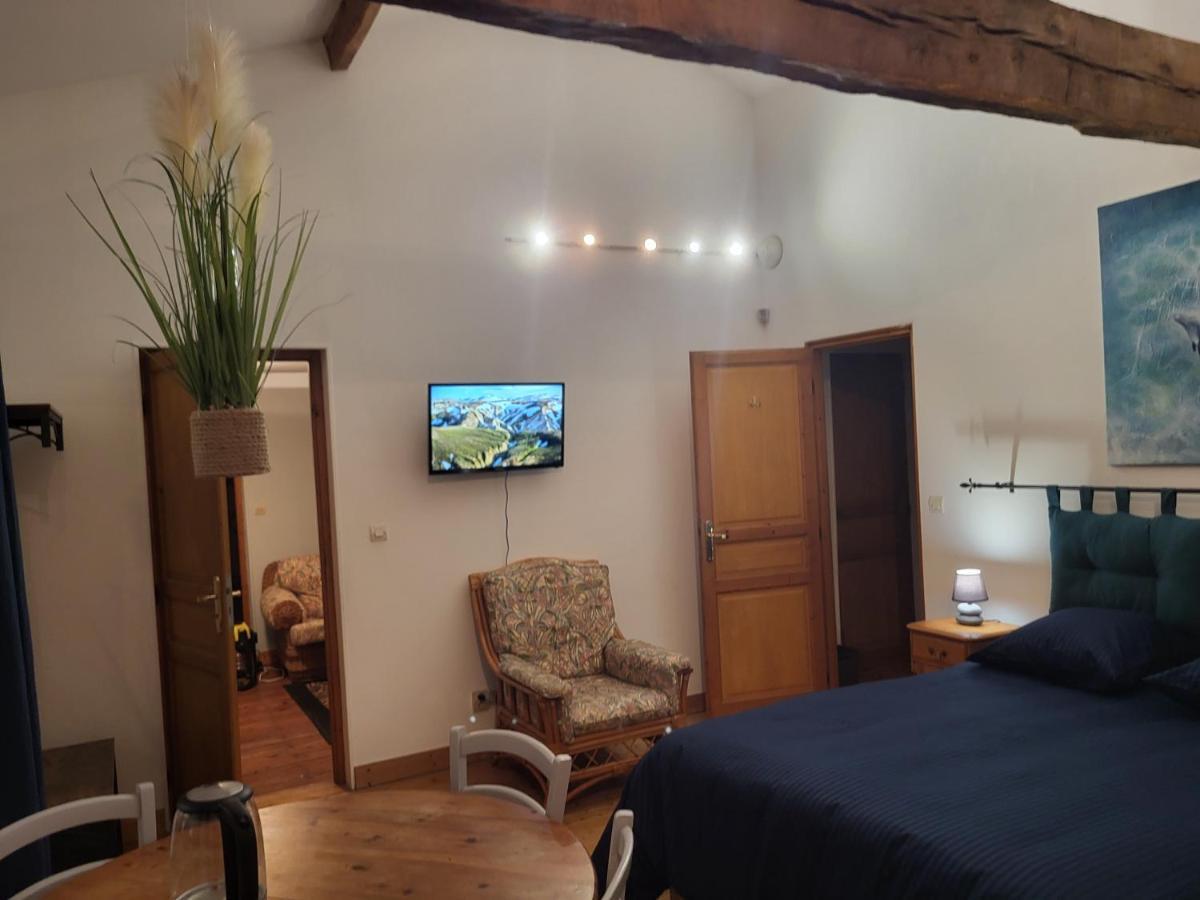 Domaine De La Sarrotte Bed and Breakfast Saugon Exteriör bild
